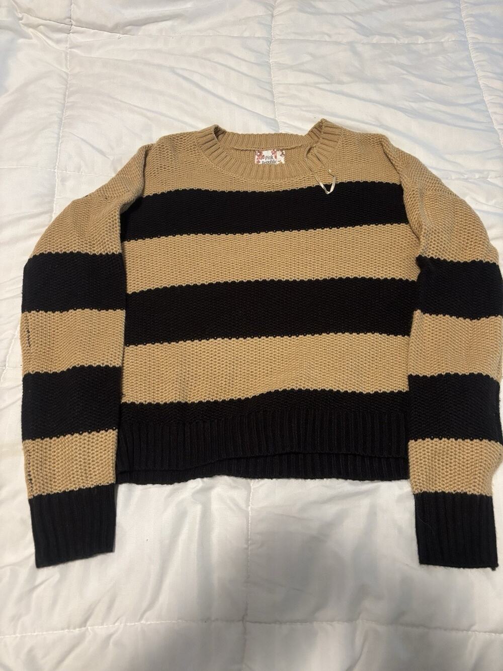 Pink Republic women’s sweater size medium Brown With Black Stripes(A8)